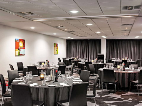 Adelaide Rockford - Great Ocean Road Tourism 1