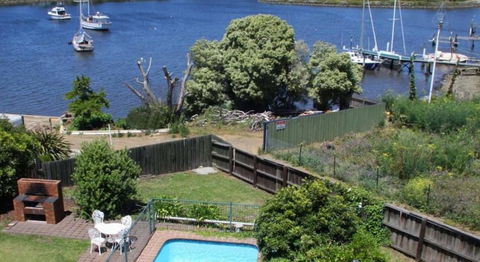 Waterfront Lodge Motel - Great Ocean Road Tourism 5