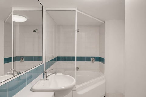 Adina Serviced Apartments Canberra James Court - Great Ocean Road Tourism 5
