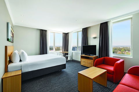 Travelodge Hotel Bankstown Sydney - Great Ocean Road Tourism 4