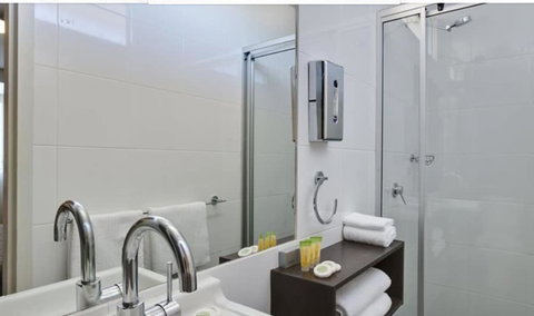 Ibis Styles Canberra Tall Trees - Great Ocean Road Tourism 3