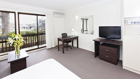 Ibis Styles Canberra Tall Trees - Great Ocean Road Tourism 4