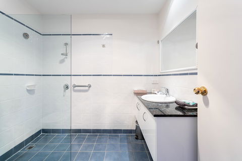 Mayfair Plaza Motel - Great Ocean Road Tourism 4