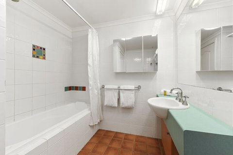 Flynns Beach Resort - Great Ocean Road Tourism 7