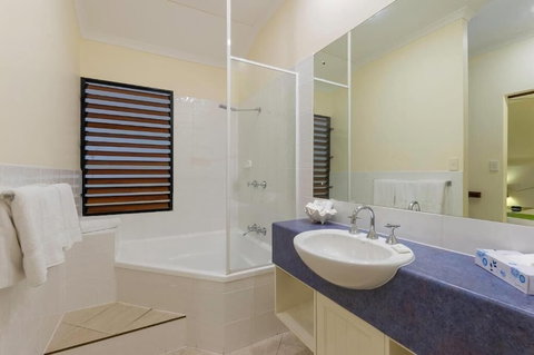 Freestyle Resort Port Douglas - Great Ocean Road Tourism 6