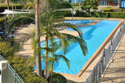 Boathouse Resort Tea Gardens - Great Ocean Road Tourism 1