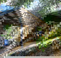 Wisteria Cottage and Cabins - Great Ocean Road Tourism