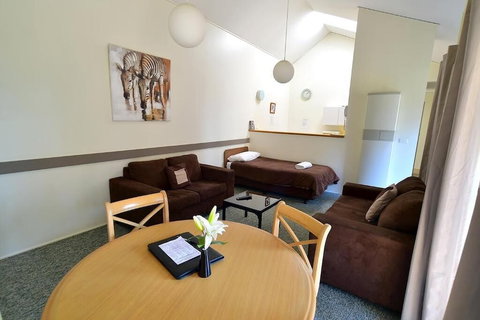 Executive Hideaway Motel - Great Ocean Road Tourism 6