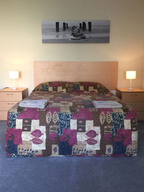 The Nosh & Nod - Howick Street - Great Ocean Road Tourism 5