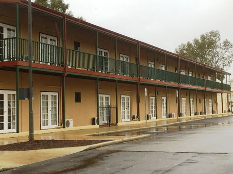 The Nosh & Nod - Howick Street - Great Ocean Road Tourism 0