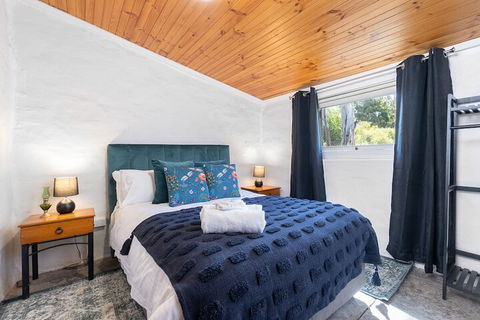 Reillys Wines Heritage Cottages - Great Ocean Road Tourism 5