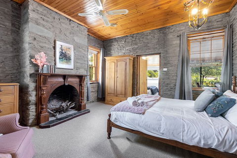 Reillys Wines Heritage Cottages - Great Ocean Road Tourism 3