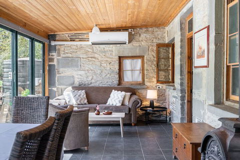 Reillys Wines Heritage Cottages - Great Ocean Road Tourism 7