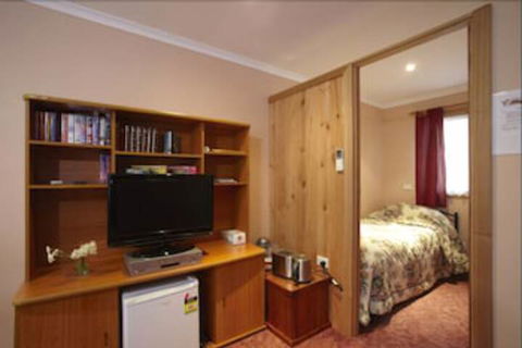 North East Rest Awhile Bed & Breakfast - Great Ocean Road Tourism 5