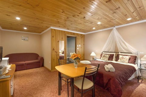 North East Rest Awhile Bed & Breakfast - Great Ocean Road Tourism 4