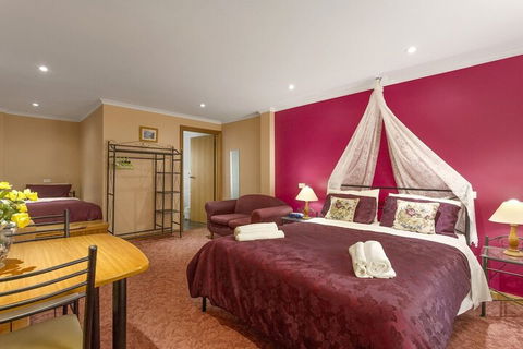 North East Rest Awhile Bed & Breakfast - Great Ocean Road Tourism 3