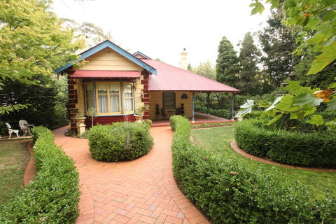 Varenna - Great Ocean Road Tourism 0