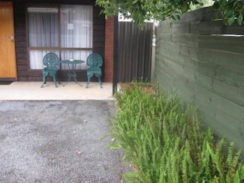 Country Roads Motor Inn Narrandera - Great Ocean Road Tourism 1