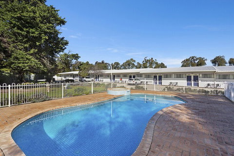 Byer Fountain Motor Inn, Holbrook - Great Ocean Road Tourism 7