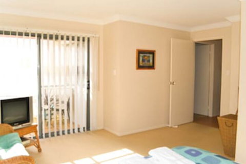 The Breakers Yamba - Great Ocean Road Tourism 7