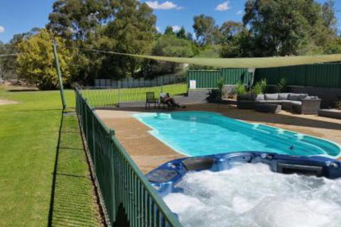 Early Settlers Motel Tocumwal - Great Ocean Road Tourism 0