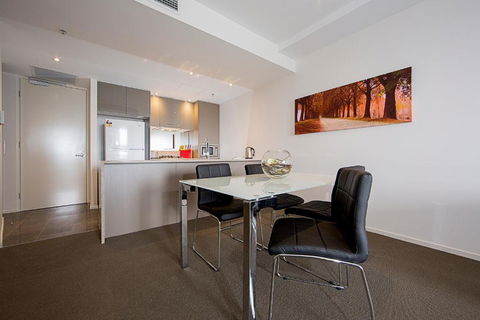 Accommodate Canberra Manhattan On The Park - Great Ocean Road Tourism 6