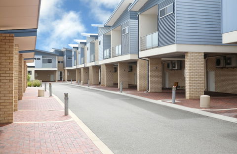 Nesuto Geraldton - Great Ocean Road Tourism 0