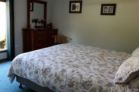 Eagles Roost Farmstay B & B - Great Ocean Road Tourism 2