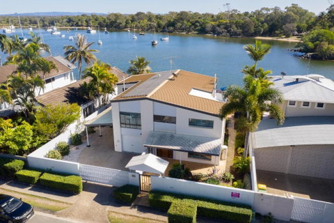 20 Noosa Parade - Great Ocean Road Tourism 3