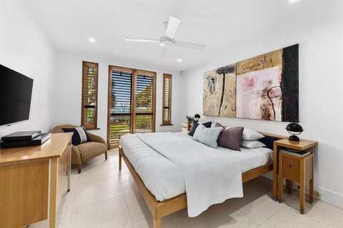 Noosa Court 3 - Great Ocean Road Tourism 4