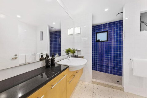 Noosa Court 3 - Great Ocean Road Tourism 3