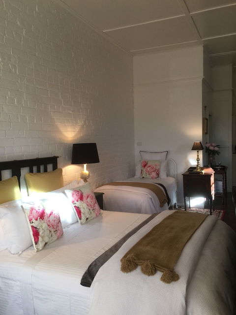 Chiltern Cottage & Indigo Suite - Great Ocean Road Tourism 5