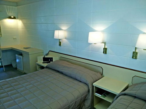 Cairns Motor Inn - Great Ocean Road Tourism 5