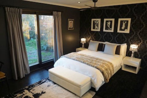 Georgie's Boutique B&B - Great Ocean Road Tourism 0