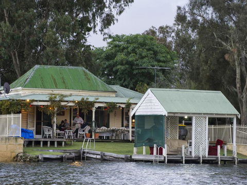 Mandurah Riverfront Holiday Rental - Great Ocean Road Tourism 3