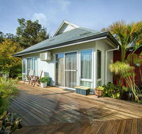 Glenelg on King Bed  Breakfast