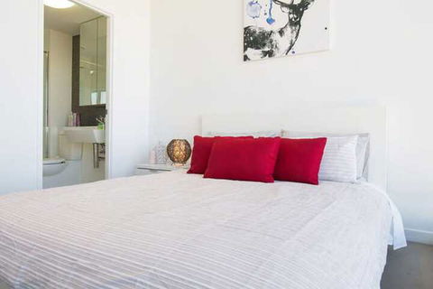 C3CBD Melbourne Apartment - Great Ocean Road Tourism 6