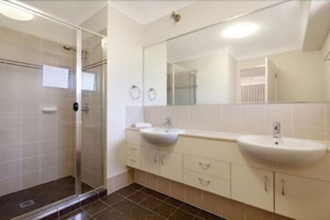Coolum Villas - Great Ocean Road Tourism 3