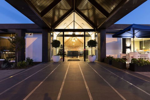 Ellen Hotel - Great Ocean Road Tourism 4