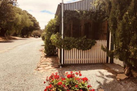 The Olde Devonshire House - Great Ocean Road Tourism 0