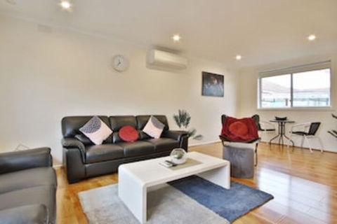 Ivy Units Glen Waverley - Great Ocean Road Tourism 0