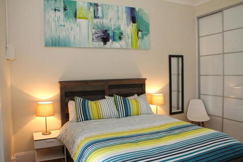 Smugglers Inn Studio Apartments - Great Ocean Road Tourism 5