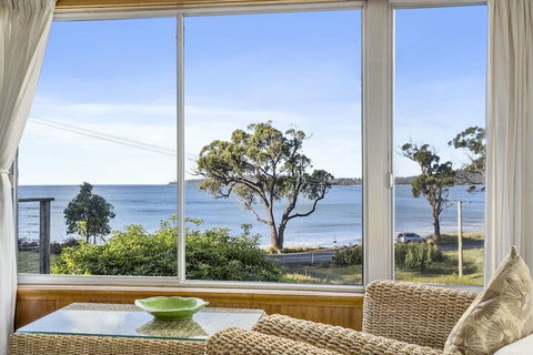 Summertime Beach Cottage - Great Ocean Road Tourism 1