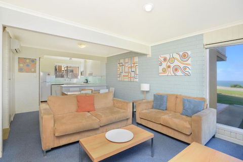 South Seas Beachfront Apartments - Great Ocean Road Tourism 2