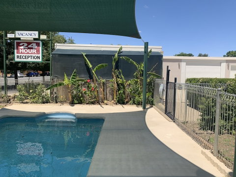 Jerilderie Motor Inn - Great Ocean Road Tourism 4