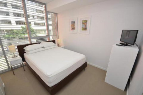 Sydney 1 Bed Modern Self Contained Apartment (402ALB) - Great Ocean Road Tourism 7
