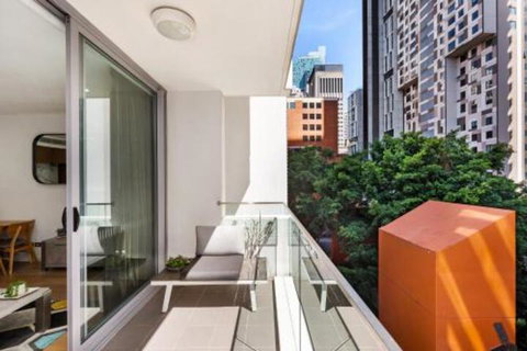 Sydney 1 Bed Modern Self Contained Apartment (402ALB) - Great Ocean Road Tourism 4