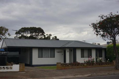 Kohinoor Getaway - Great Ocean Road Tourism 0