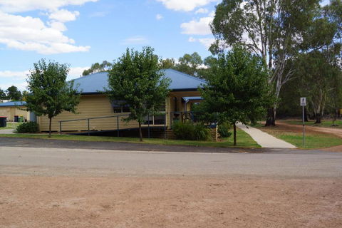 Tooleybuc River Retreat Villas - Great Ocean Road Tourism 4