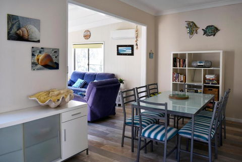 SHELLHARBOUR BEACH COTTAGE 1 Minute Walk To Beach Flags In Summer - Great Ocean Road Tourism 5